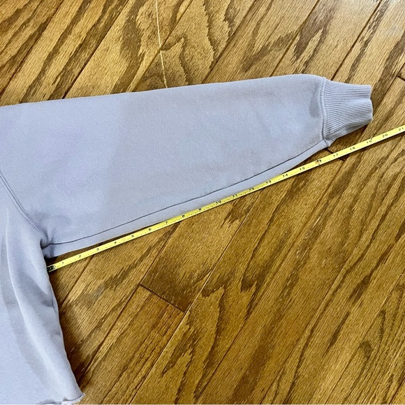 Hollister Cropped Crewneck Sweatshirt- size XS - Picture 5 of 6